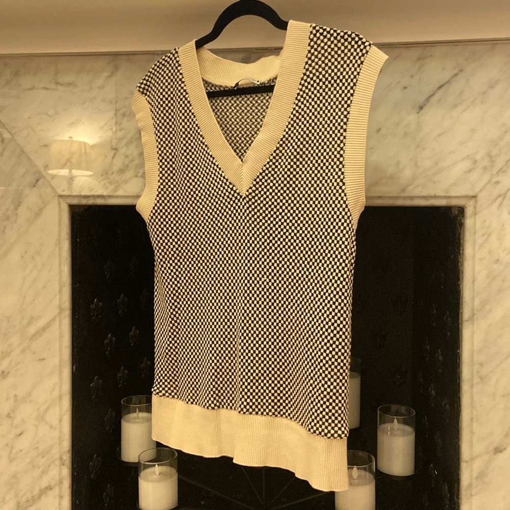 Zara black and white checkered sweater vest. Size small